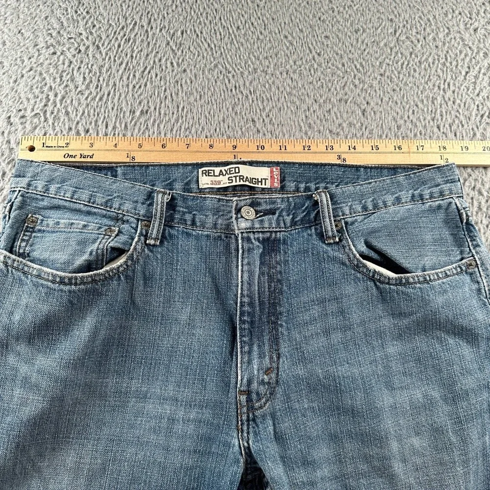 Vtg Levis Jeans Mens 36x30 559 Relaxed Straight Light‎ Wash Baggy Blue Y2K Faded